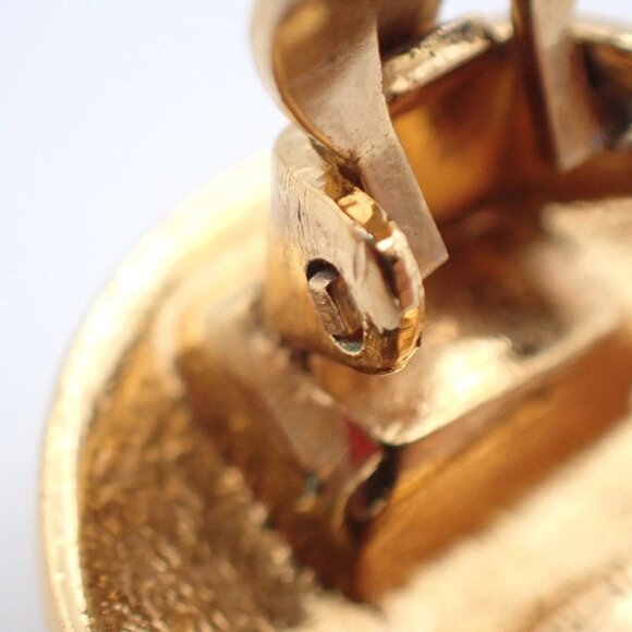 CHANEL CC Logo Round Button Earrings 96A Clip-On Gold GHW France Vintage - Picture 6 of 9